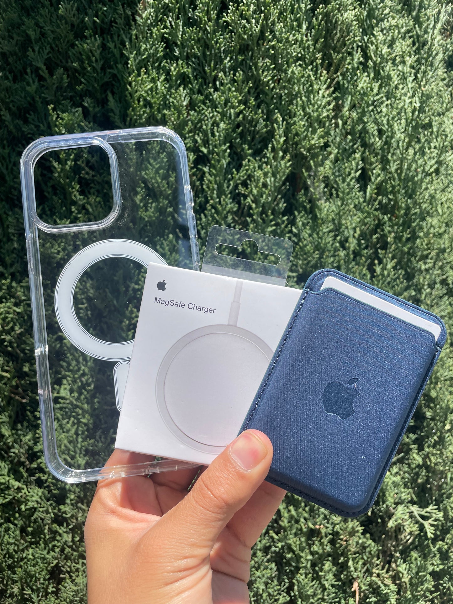 Promoción 8. Funda MagSafe Transparente/Cargador MagSafe/Tarjetero Seda FineWooven